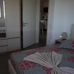 Lovely 2 Bedrooms 100m From The Apartment