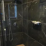 Lovely 2 Bedrooms 100m From The Golem (Tirana)