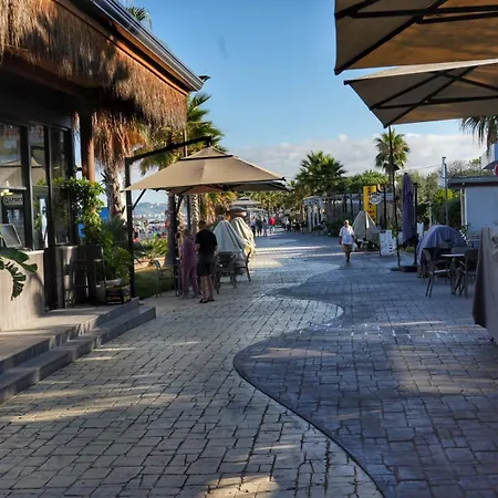 Lovely 2 Bedrooms Apartmán